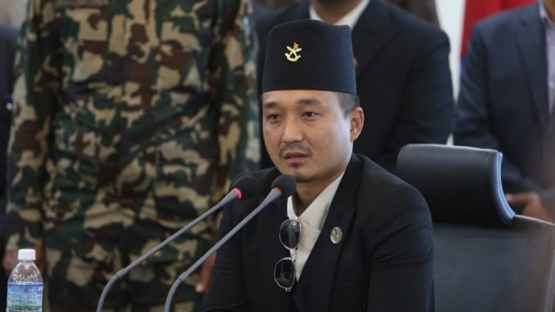 चाैतर्फी आलाेचनापछि गृहमन्त्री गुरुङकाे राजीनामा