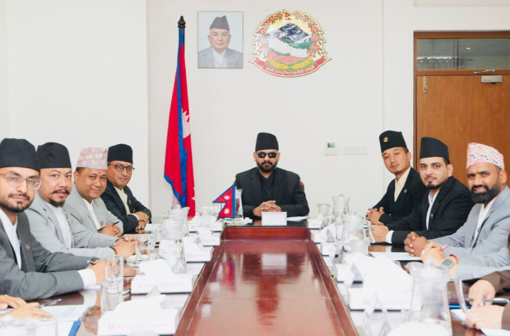 मन्त्रिपरिषद्को पहिलो बैठक : जाँचबुझ आयोगको प्रतिवेदन कार्यान्वयन गर्ने निर्णय