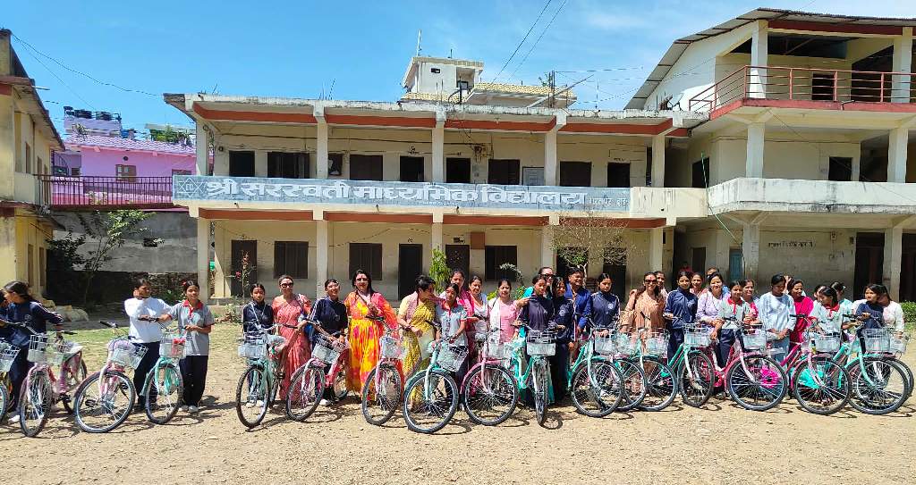 घोराहीकाे काठेकोल स्कूलका विद्यार्थीलाई साइकल बितरण तथा छात्रबृत्ति सम्झौता सम्पन्न