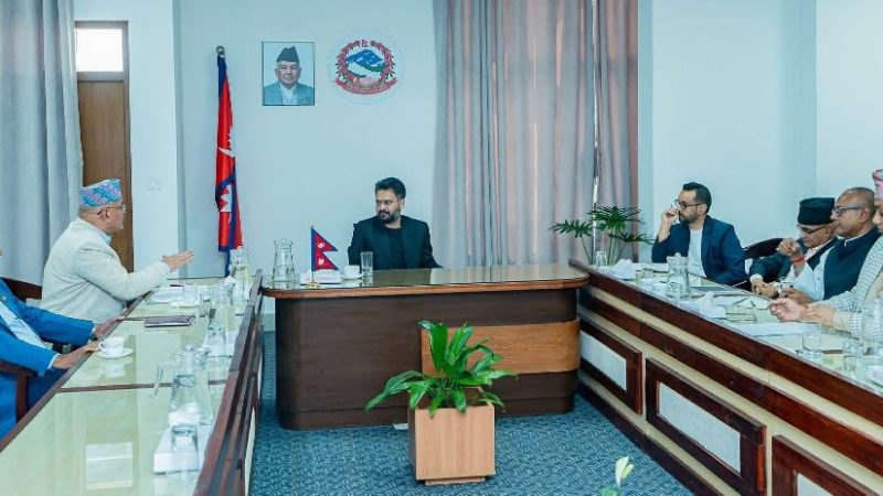 प्रधानमन्त्री बालेनद्धारा र सातै प्रदेशका मुख्यमन्त्रीहरू बीच सिंहदरबारमा छलफल