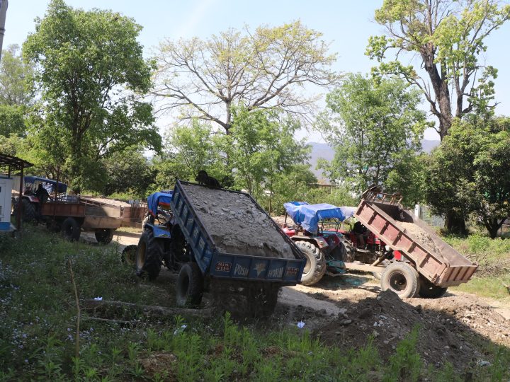 राप्तीमा पक्राउ परेका १८ ट्याक्टरबाट ३ लाख बढी जरिवाना