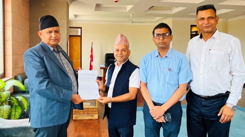 दुग्ध विकास संस्थानको क्षमता विस्तारबारे मुख्यमन्त्री आचार्यसंग छलफल
