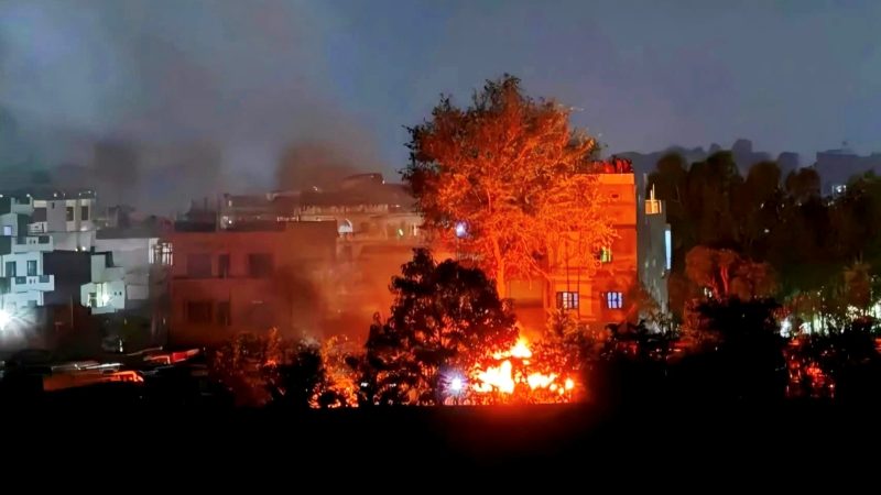 तुलसीपुरमा डिलक्स बसमा आगलागी, बस पूर्ण रूपमा जलेर नष्ट