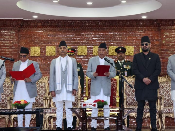 नवनियुक्त प्रधानन्यायाधीश डा. मनोजकुमार शर्माले लिए शपथ