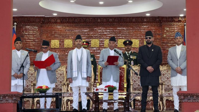 नवनियुक्त प्रधानन्यायाधीश डा. मनोजकुमार शर्माले लिए शपथ