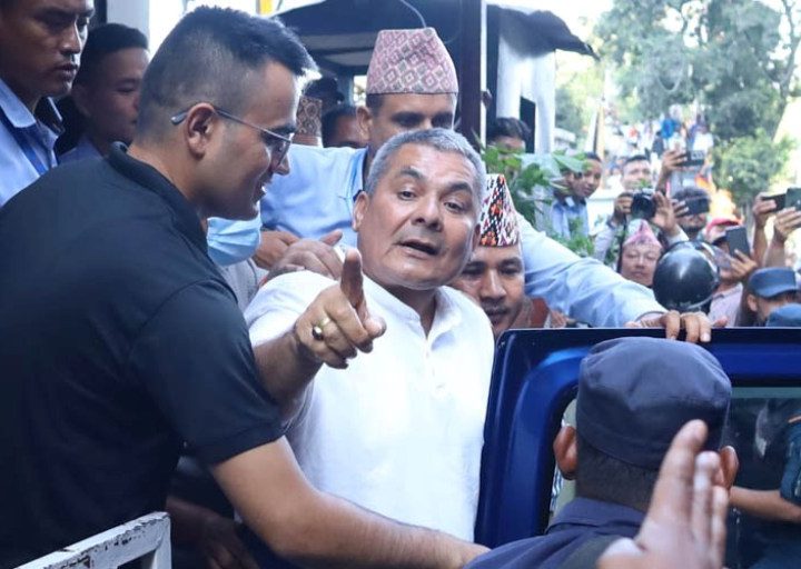 वीरगञ्जबाट मेडिकल व्यवसायी दुर्गा प्रसाईं पक्राउ