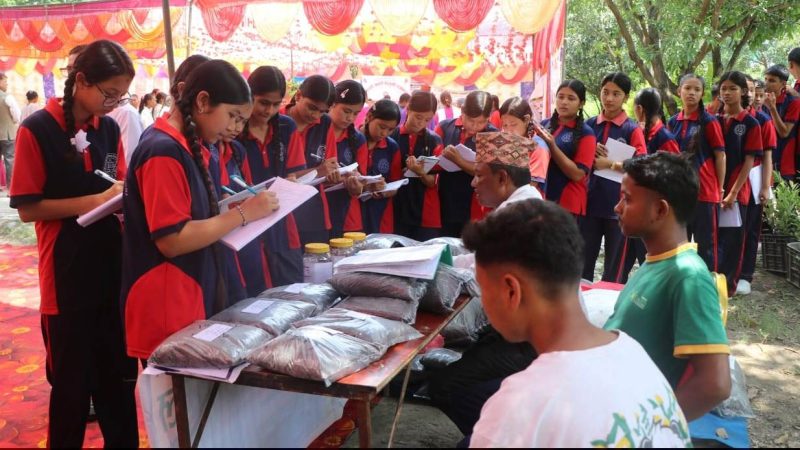 राप्तीमा कृषि, पशु, उद्यम तथा रोजगार प्रदर्शनी : उत्कृष्ट गहुँ उत्पादन गर्ने ३ जना कृषक पुरस्कृत