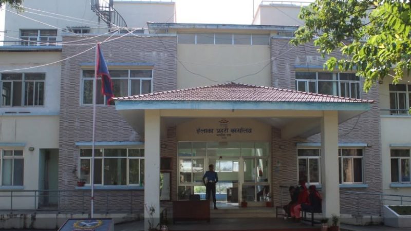 भालुवाङ प्रहरीको नियमित चेकजाँच : बसबाट लुकाई ल्याइएको अवैध मल र सिलौटा–ओखल बरामद