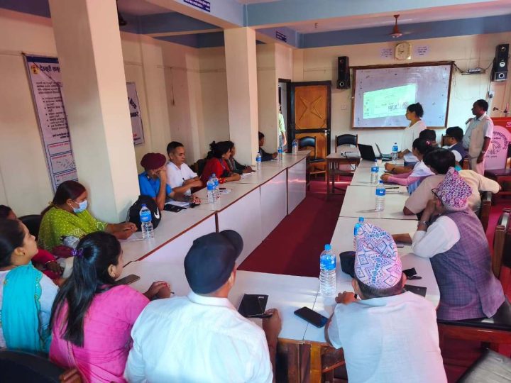 मुक्त कमलरी विकास मञ्चको समीक्षा, बालविवाहको अवस्था र कानुनी प्रावधानबारे अभिमुखीकरण