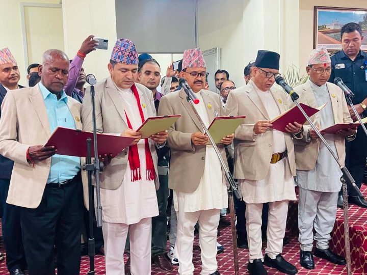 लुम्बिनी प्रदेशका नवनियुक्त ५ मन्त्रीको शपथग्रहण