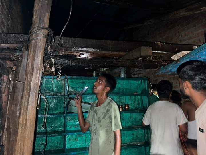 पुरानो भालुवाङ बजारमा विद्युत सर्ट भएर १ घरमा आगलागी