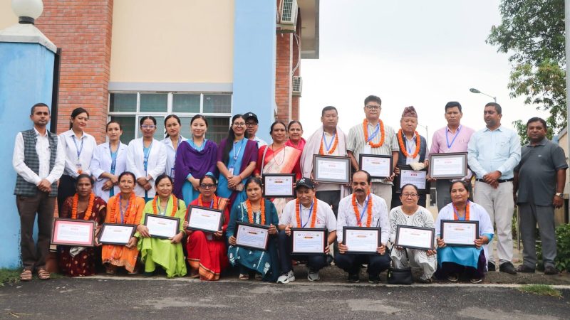 राप्ती आधारभूत अस्पतालद्वारा ८ जना जग्गादाता र ४४ जना आर्थिक सहयोगदातालाई सम्मान