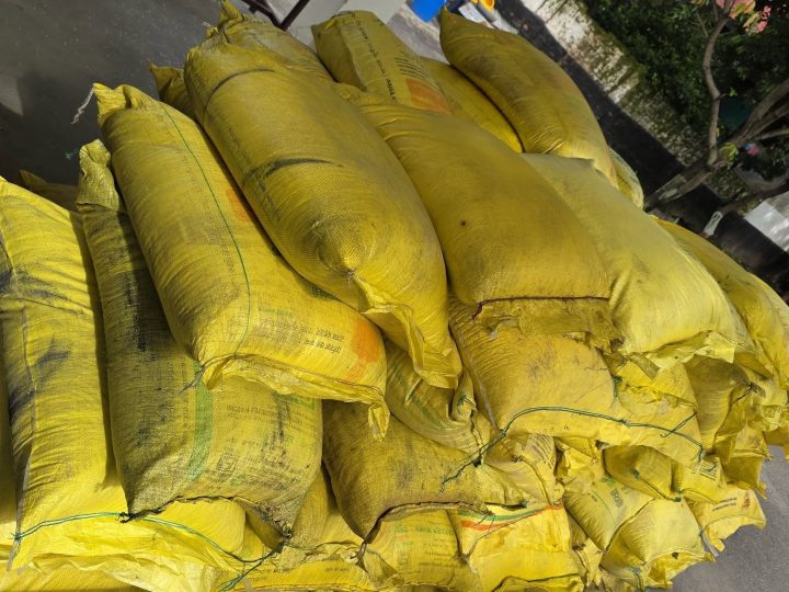 भालुवाङबाट १ लाख बढी मुल्य बराबरकाे ४५ बोरा युरिया मल बरामद