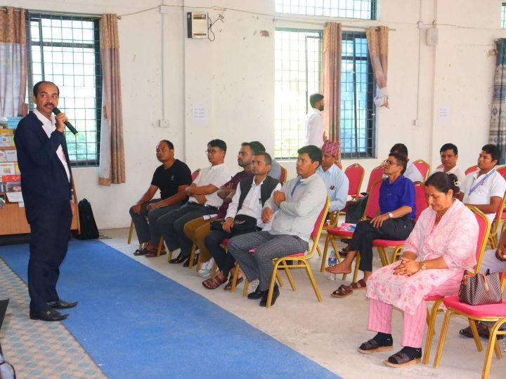 समुदायस्तरमा फैलिन सक्ने महामारी जस्ता रोगबाट बच्न समयमै सुचना प्रवाह गर्नुपर्नेमा जोड