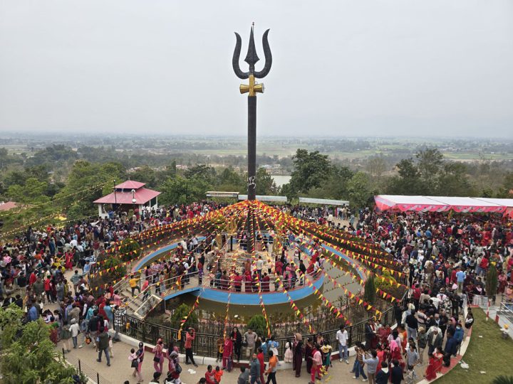 आज साउनको पहिलो सोमबार, देशभरका शिवालयमा बिहानैदेखि दर्शनार्थीको घुइँचो