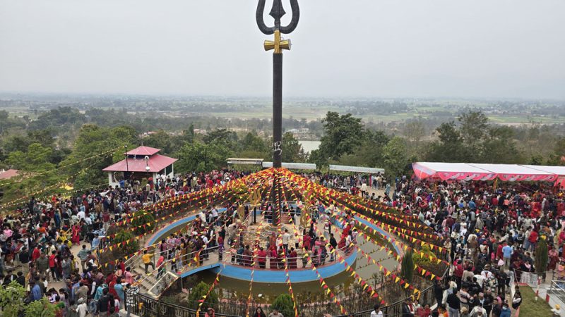 आज साउनको पहिलो सोमबार, देशभरका शिवालयमा बिहानैदेखि दर्शनार्थीको घुइँचो