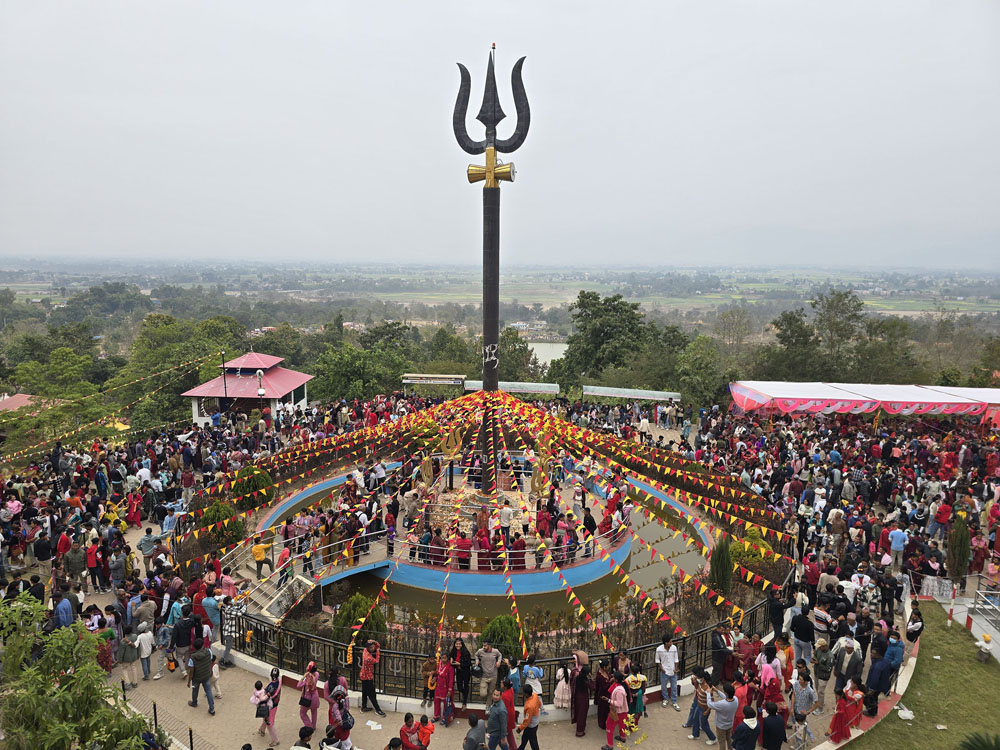 आज साउनको पहिलो सोमबार, देशभरका शिवालयमा बिहानैदेखि दर्शनार्थीको घुइँचो