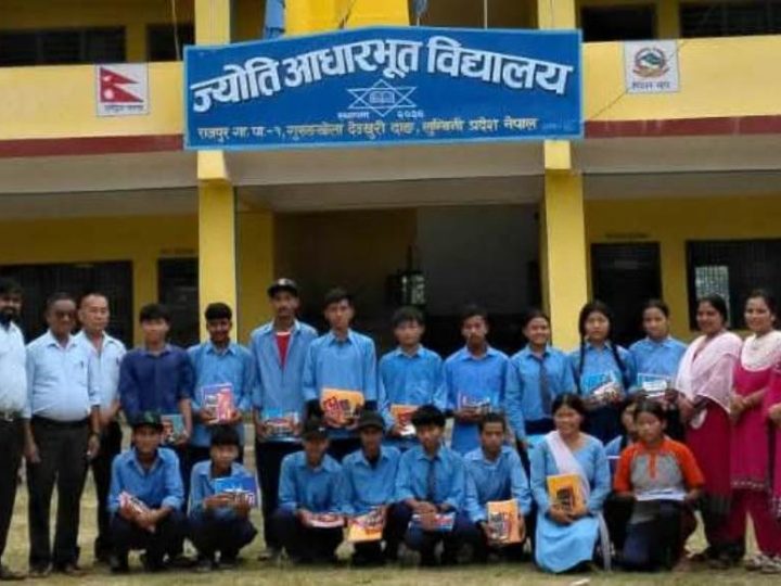 अनाथ तथा जोखिममा रहेका बालबालिकालाई सुपानेट र समर ब्ल्याङ्केट वितरण