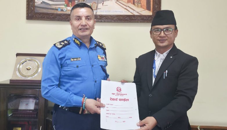 सिसहनियाँमा प्रहरी निरीक्षकको दरबन्दी र प्रहरी भ्यान उपलब्ध गराउन प्रहरी महानिरीक्षक कार्कीसँग राप्तीका अध्यक्ष विष्टको माग